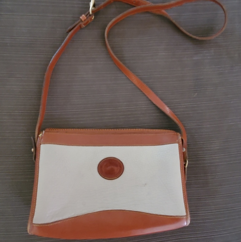 EUC Vintage Dooney & Bourke Crossbody Bag